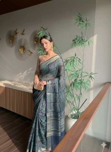 🌸Elegant Geometric Print Saree🌺
