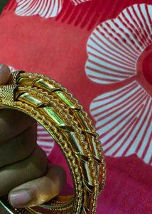 Exquisite Gold Tone Designer Bangle
