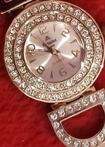 Women’s Elegant Silver Bracelet Watch ⌚✨