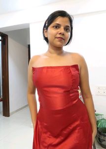 Elegant Red Evening Gown with High Slit