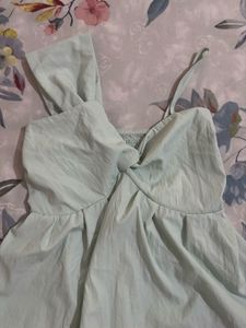 Chic Mint Green Twist Front Top