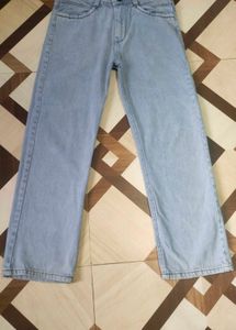 Light Wash Relaxed Straight Fit Jeans