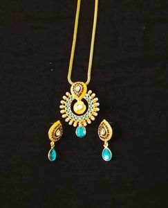 Elegant Gold Plated Pendant Set