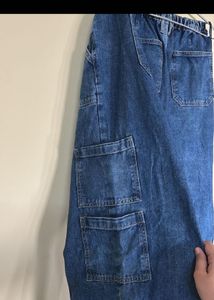 A Cargo Jeans