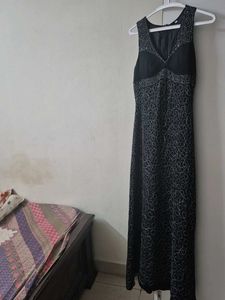 Black Sleevless Party Gown Size Medium