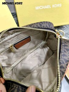 Michael Kors MAISIE 2-IN-1 Signature Camera Bag WD