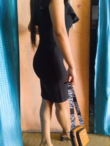 🌸Size:-xs to M Chic Black Bodycon Mini Dress🌸