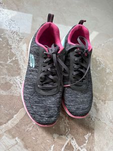 Original Skechers Lite-Weight Sneakers