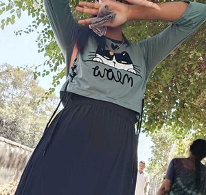 Cute Cat "Meow" Graphic T-Shirt