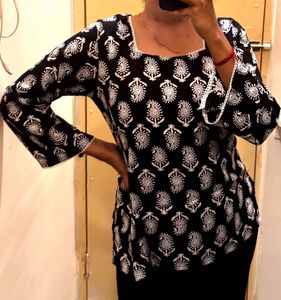 Stylish Black & White Printed Kurti