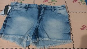 Frayed Hem Denim Shorts