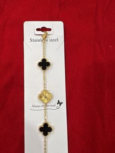 Elegant Clover Bracelet - Stainless Steel