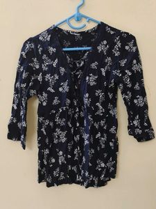 Floral Print Lace-Up V-Neck Top