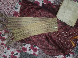 like new sherwani ...(full set) maroon colour🔥 GRAB BEFORE GONE 🔥