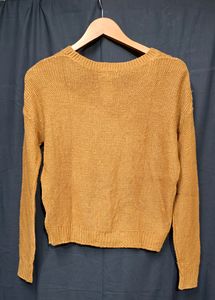 Beautiful Sweater With Front Detailing