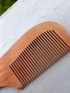 Wooden Comb With Comfortable Handspace