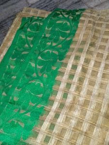 Elegant Checked Saree with Green Border