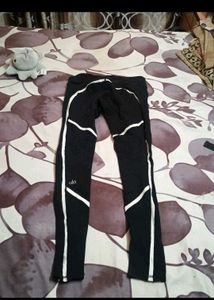 Alo Yoga Black &amp; White Striped Leggings combo of 4