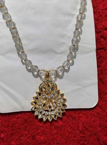 Elegant Crystal Beaded Necklace