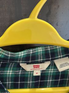 Levi's Plaid Button-Up Shirt