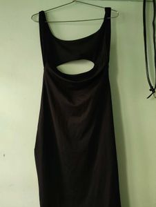 Sleek Blackless Cut-Out Midi Dress