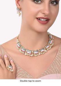 Elegant Kundan Jewellery Set