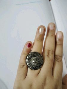 221.Set of 3 Sparkly Rings