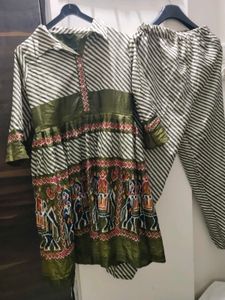 Striped Kurta Set with Detailed Print