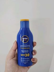Nivea Sun Protect & Moisture SPF 30