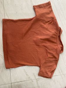 causal polo t-shirt