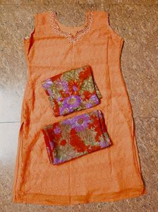 Beautiful Chikankari Work Kurti Set