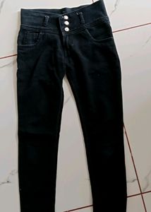 Dark Black High-waisted Jeans