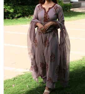 Instagram store Bareeki Elegant Kurta Set