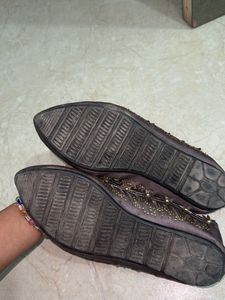 Elegant Embellished Flat Shoes