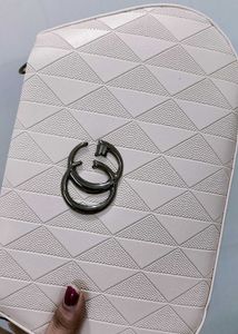 Chic Pearl Handle Handbag