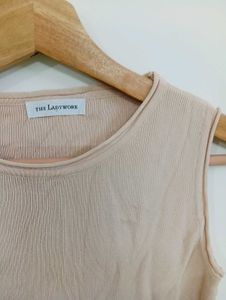Sleeveless Round Neck Top