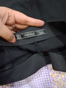 Zara Black Skinny Pants with Zippers +🎁