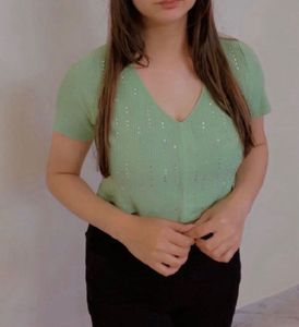 Sparkly V-Neck Short Sleeve Top