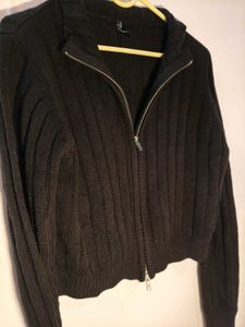 ୭ ᵎᵎ 🧁Black Zipper crop Knit Sweater🖤