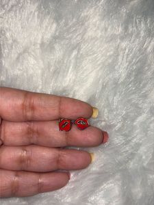 Cute Lip Design earrings