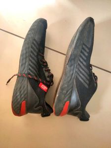 Men's Black &amp; Red Running Shoes