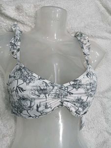 Floral Bikini💙 Top with Ruffle Detail