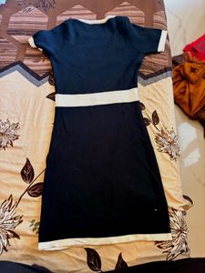 Black contrast-trim knit dress