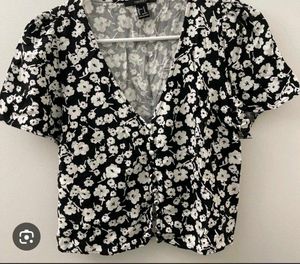 Forever 21 Floral Print V-Neck crop Top