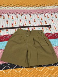 Stylish Khaki Shorts with Belt
