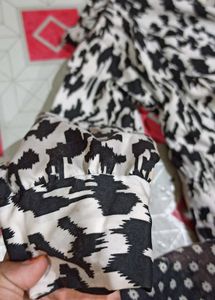 Chic Black &amp; White Print Dress