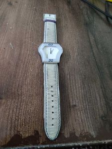 Unique geometric analog watch
