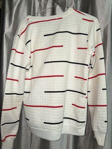 White Apple Graphic Sweatshirt
