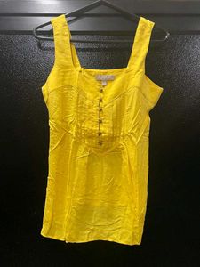 💛 Vibrant Yellow Sleeveless Top 💛