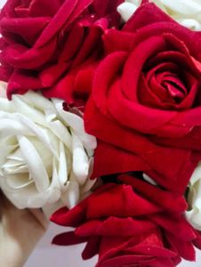 Elegant Red &amp; White Rose Hair Bun